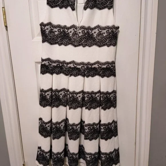 Jolibel black and white sleeveless dress. Zipper in the back, - Picture 4 of 8